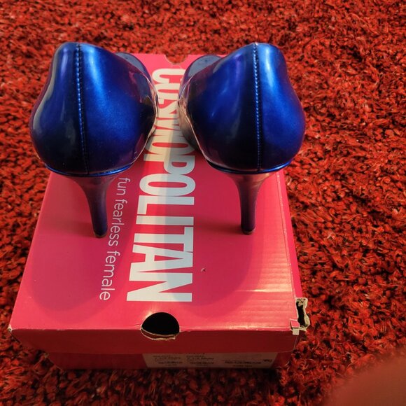 Pumps - Picture 2 of 4